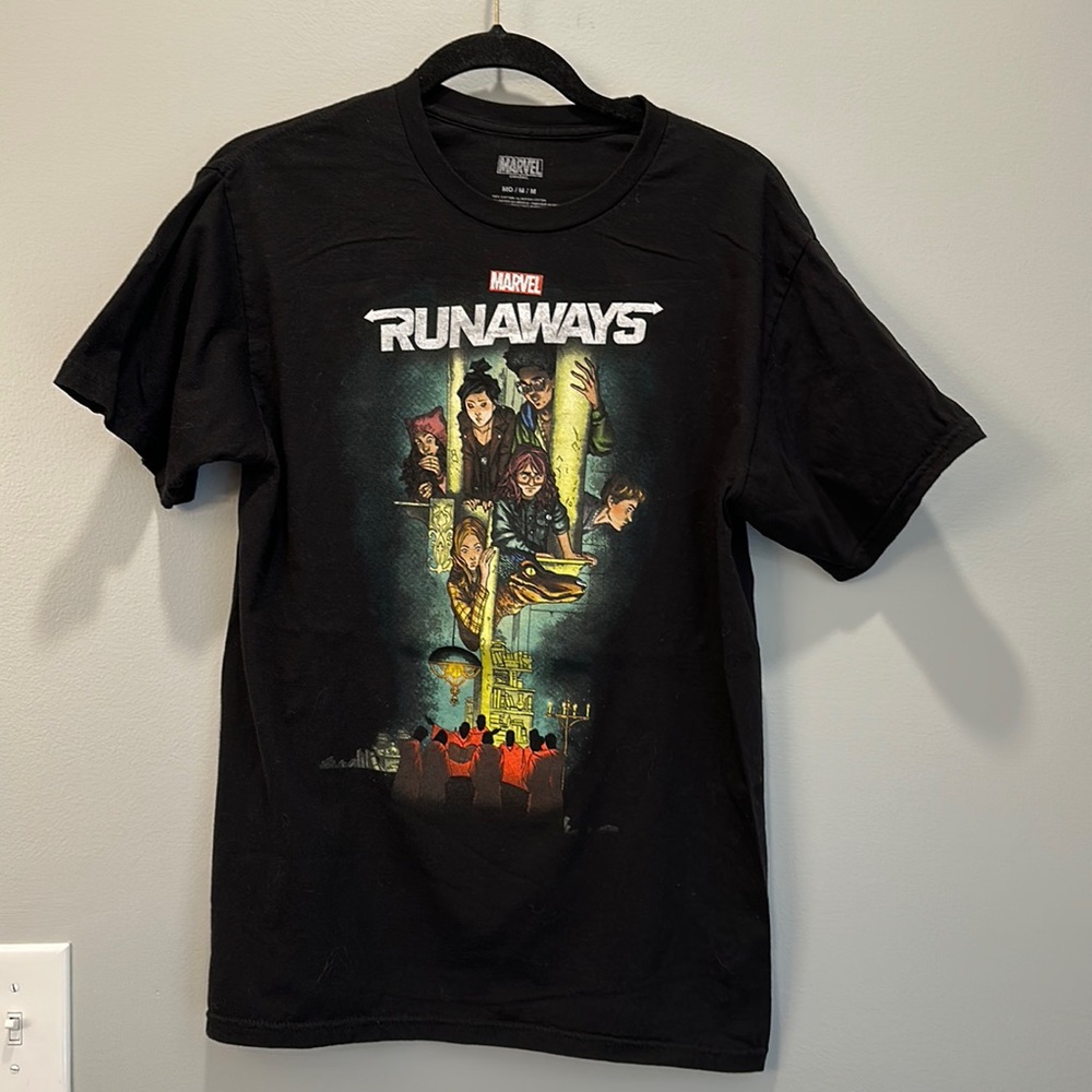 Marvel Runaways Tee Shirt Sz M